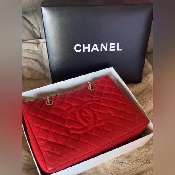 Chanel | Red Caviar Quilted Matalasse Grand Shopping Leather Tote Bag - Picture 16 of 16